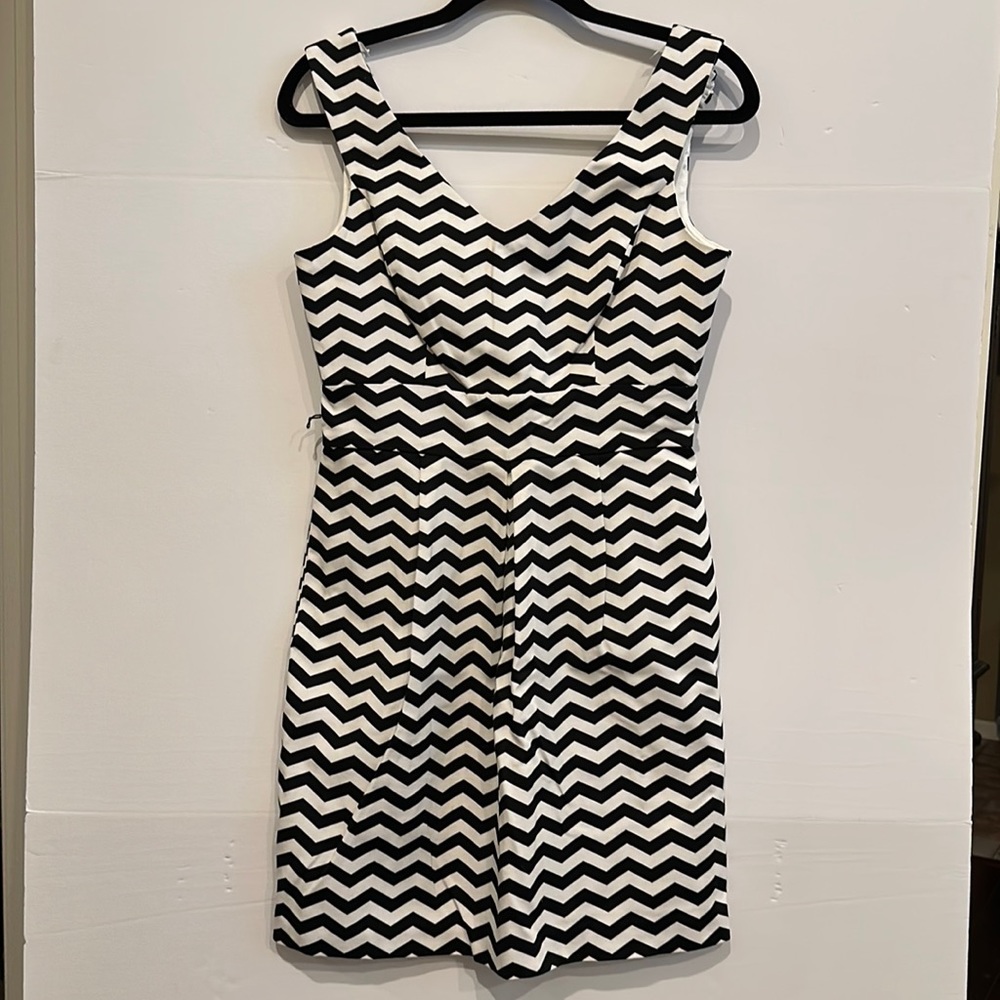 White House Black Market. Size 4